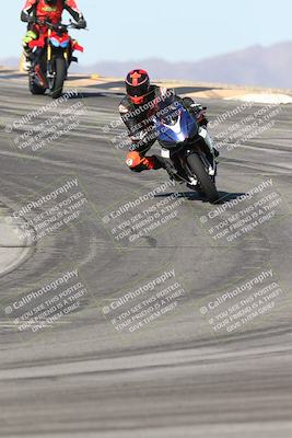 media/Dec-01-2025-Moto Forza (Mon) [[2daa91e15f]]/2-Intermediate Group/Session 2 (Turns 9 and 10)/